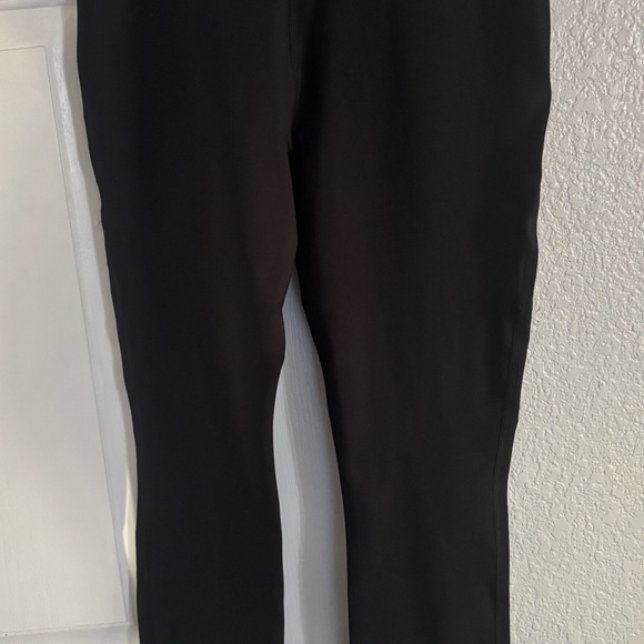 Women’s The North Face Black Leggings - Picture 2 of 3